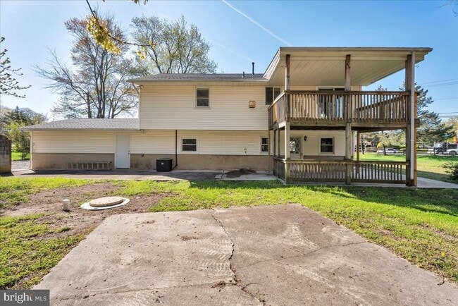 Building Photo - 301 County House Rd