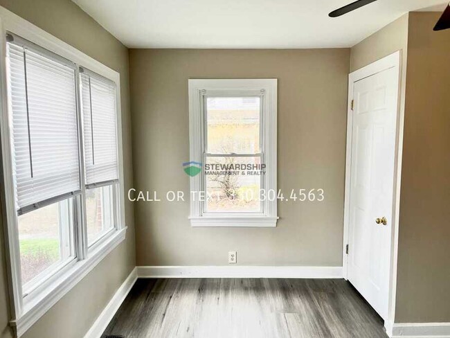 Building Photo - 133 Catherine St