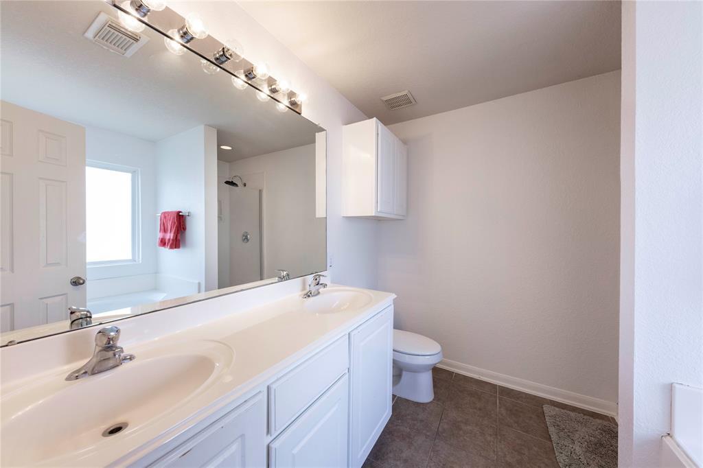 Building Photo - 13907 Bonnetbriar Ln