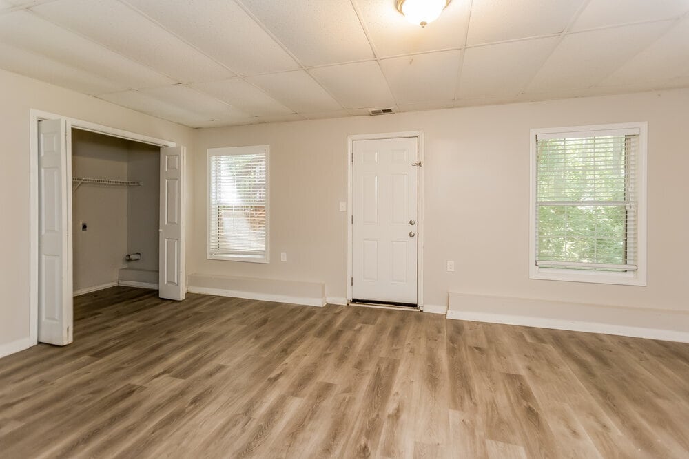 Building Photo - 2740 Owens Dr