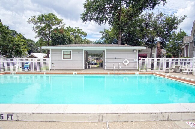 Building Photo - 7171 N 9th Ave