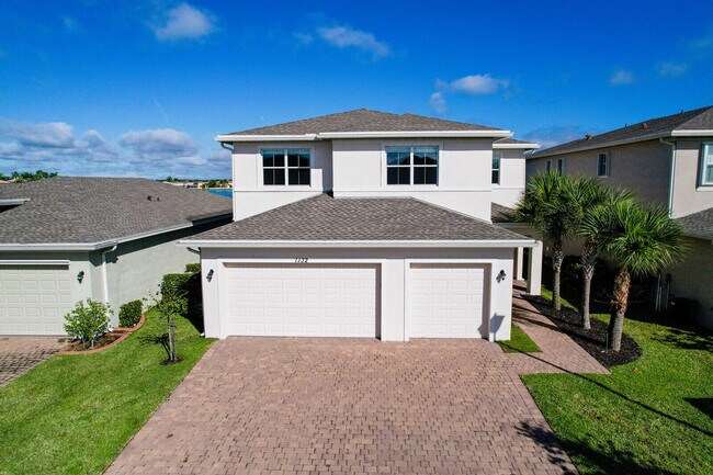 Building Photo - 1132 NW Demedici Rd