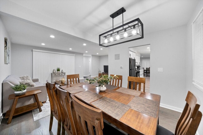 Building Photo - 14237 S Newberg Ct