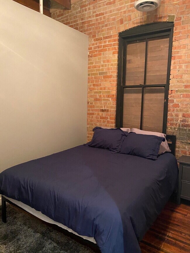 Building Photo - 2238 Washington Blvd