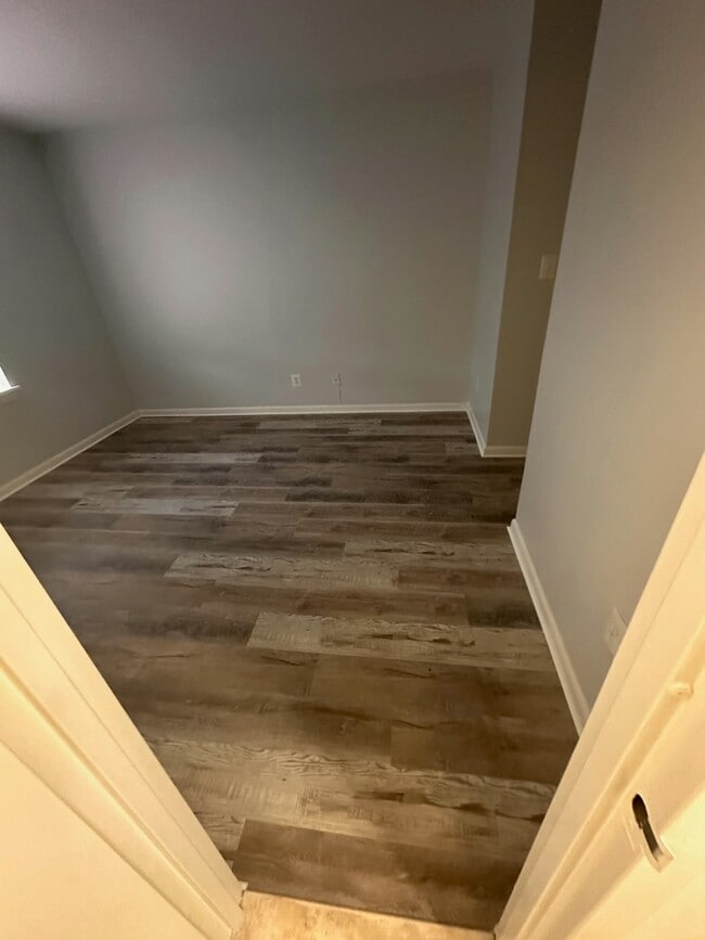 Building Photo - 2204 Castle Rock Square