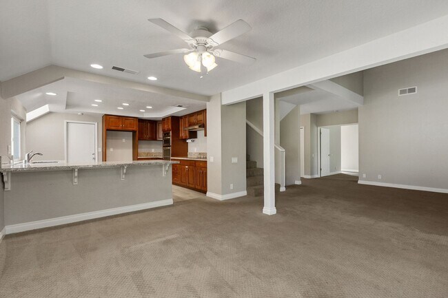 Building Photo - 109 Avenida Mesita