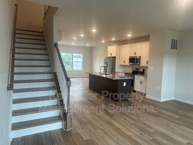 Building Photo - 121 Gibraltar Dr