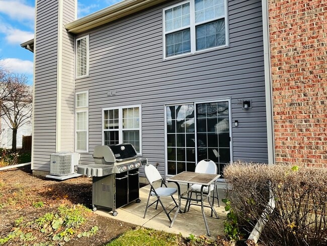 Building Photo - 160 Holmes Way