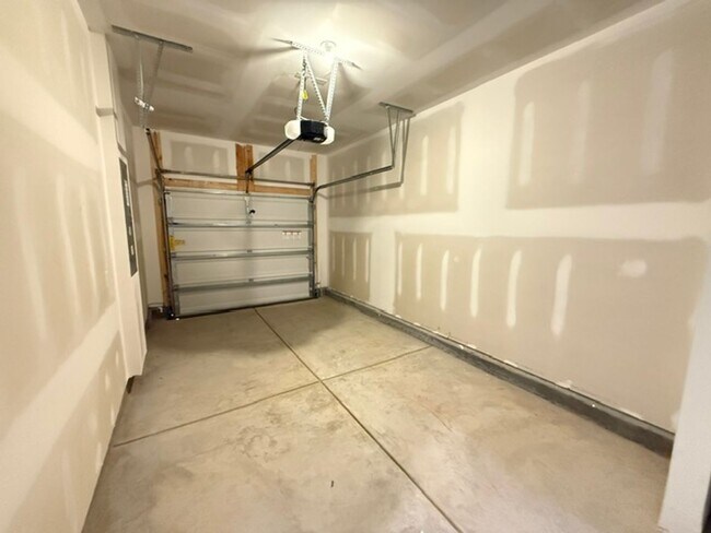 Building Photo - 467 Martins Creek Blvd