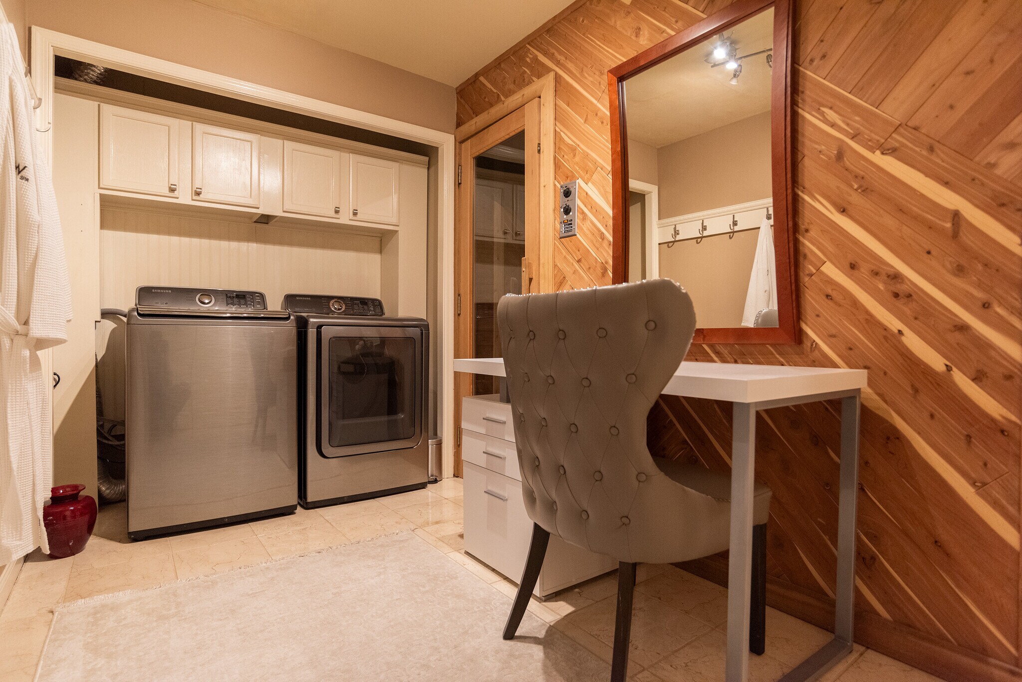 Building Photo - 511 Paul St