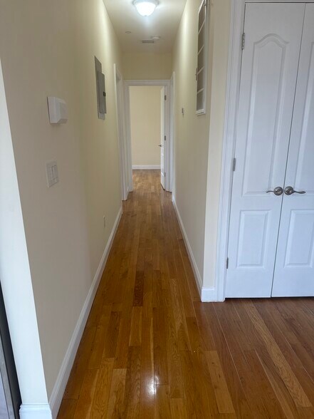 Corridor - 25743 147th Dr