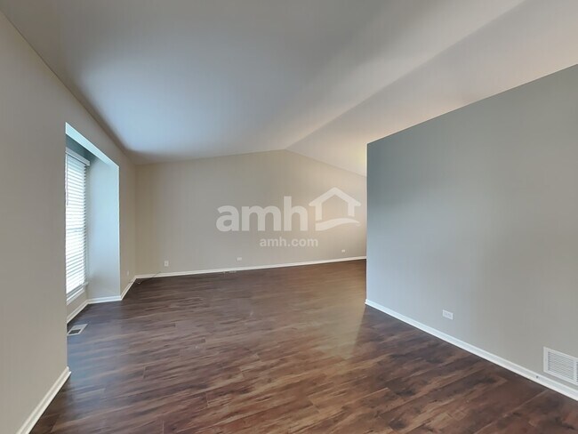 Building Photo - 3612 Fawn Ln