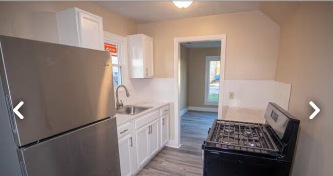 Building Photo - 13617 Sprecher Ave