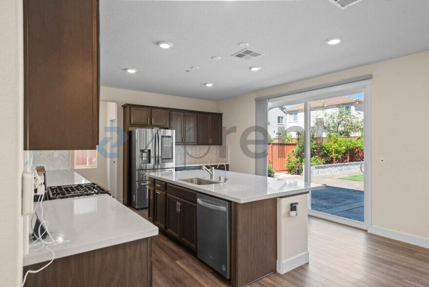 Building Photo - 5587 Howell Mountain Ln