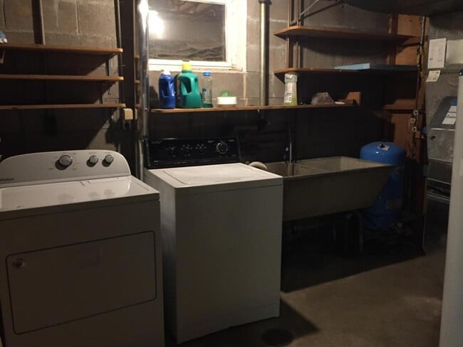 Building Photo - 4815 Woodland Ave