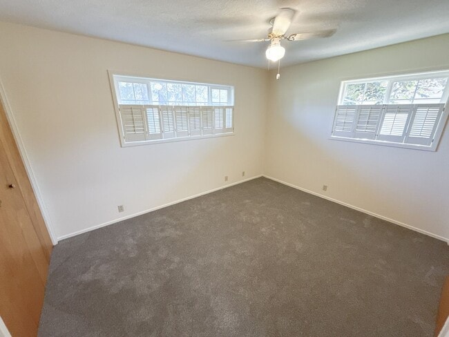 Building Photo - 3 Bedroom, 2.5 Bath House