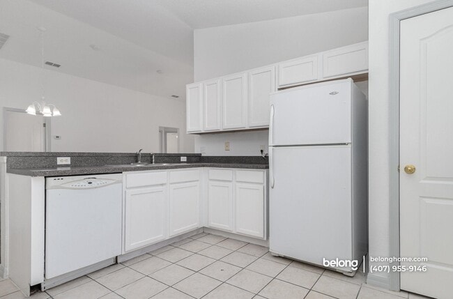 Building Photo - 923 Sandy Ridge Dr