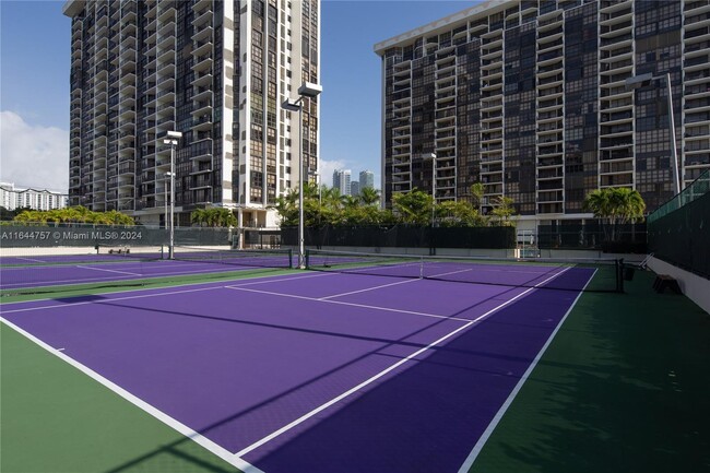 Building Photo - 1901 Brickell Ave