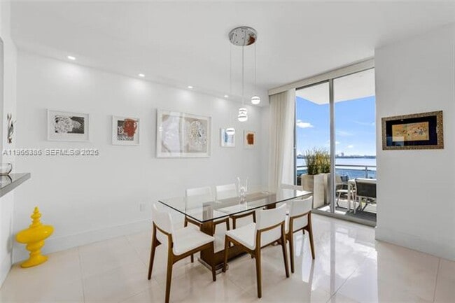 Building Photo - 7901 Hispanola Ave