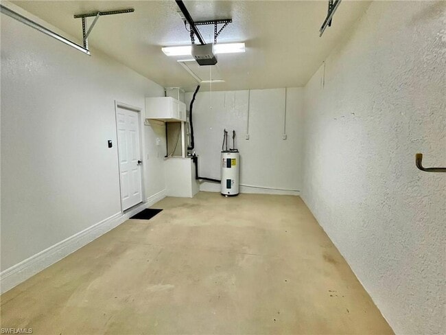 Building Photo - 6171 Lancewood Way