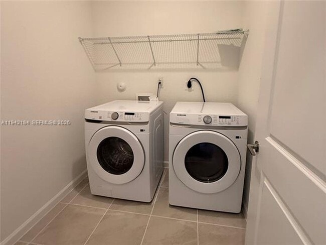 Building Photo - 2954 SE 23rd Ave