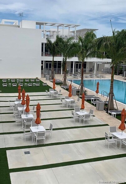 Building Photo - 10260 NW 63rd Ter