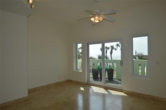 Building Photo - 9420 Seawall Blvd