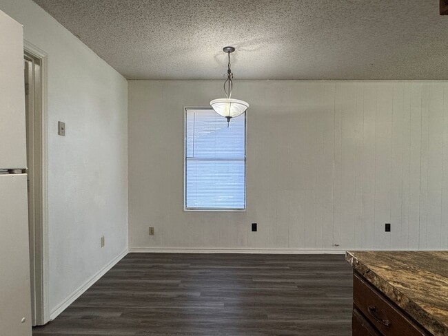 Building Photo - 3242 Stoneridge Dr