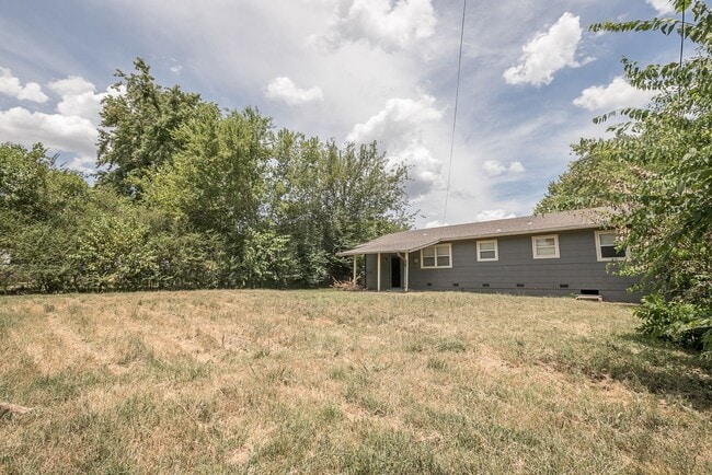 Building Photo - Cute Tulsa Home Coming Soon! 3 bedrooms and 1 bath