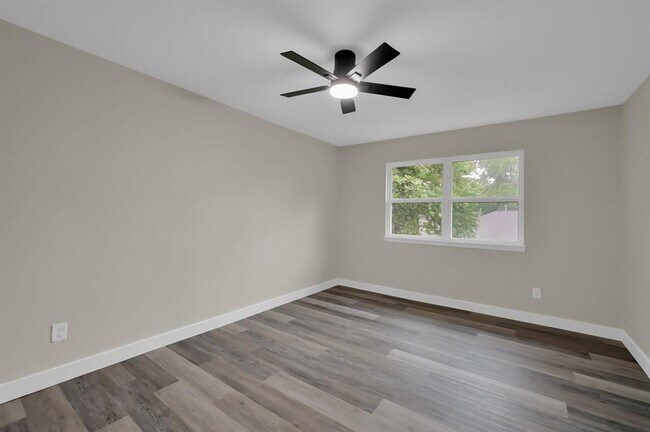 Building Photo - 3526 Indian Forest Dr