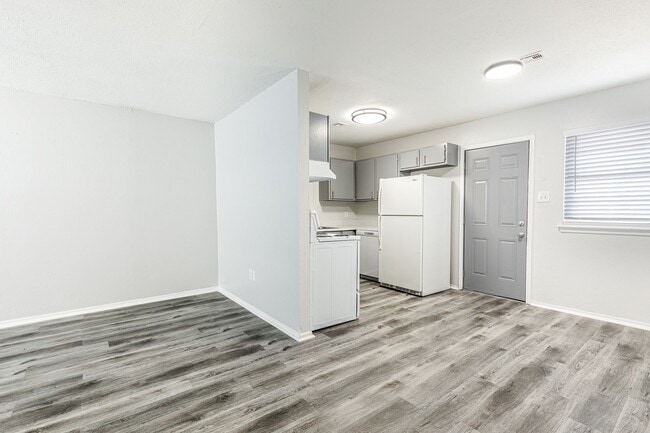 Building Photo - 6 SW 69th St