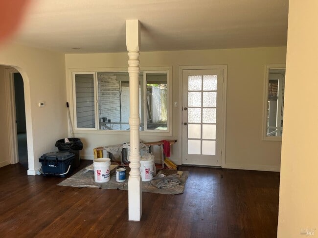 Building Photo - 20 Eucalyptus Rd