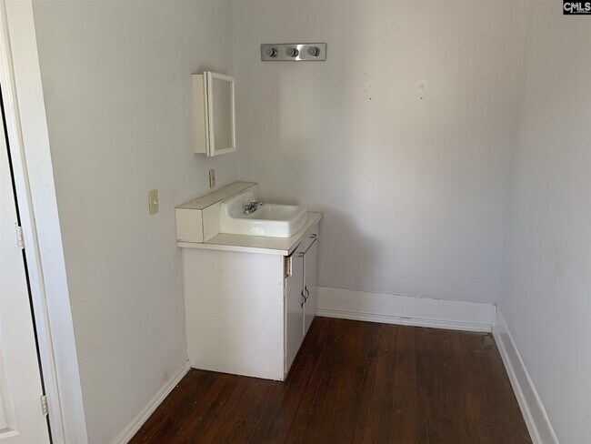 Building Photo - 112 Huger St