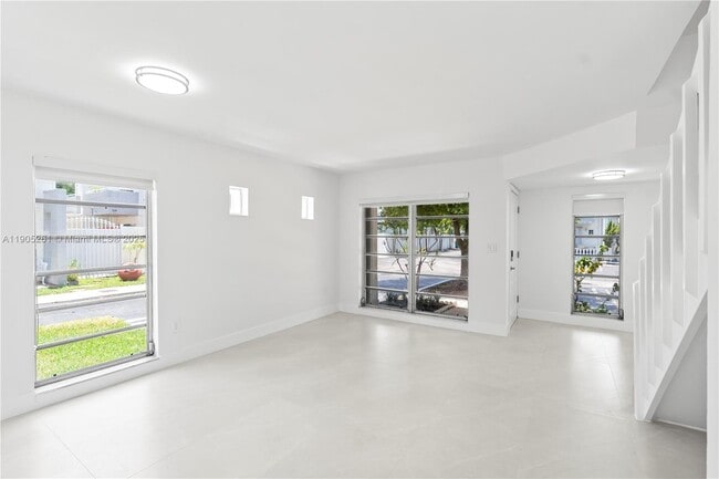 Building Photo - 3597 SW 17th St