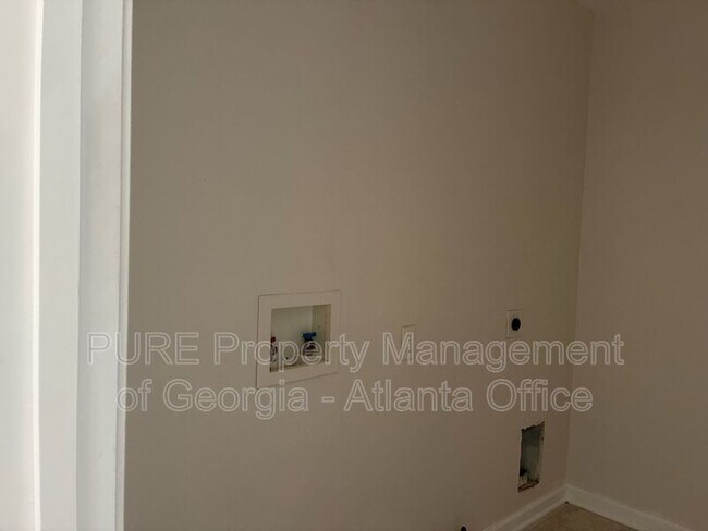 Building Photo - 1424 Saphire Dr