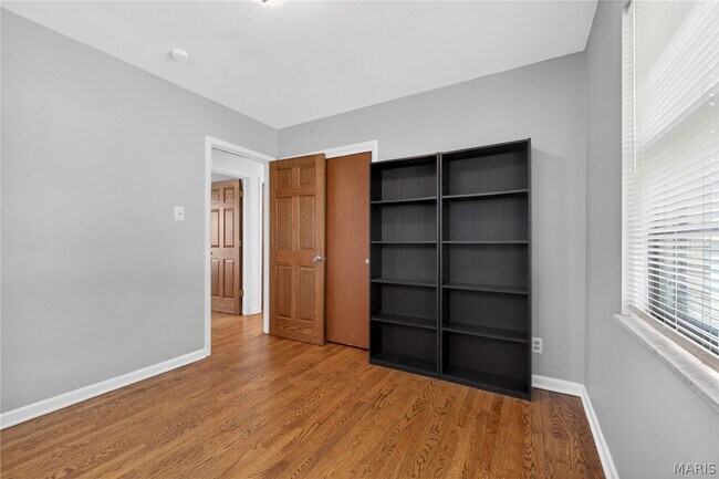 Building Photo - 21 Fern Ridge Ave