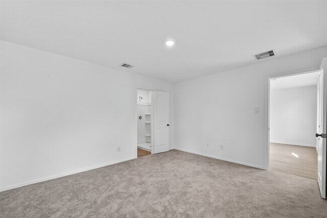 Building Photo - 18510 Autumn Hts Ln