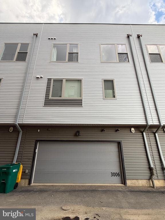 Building Photo - 3006 S Northbank Pl