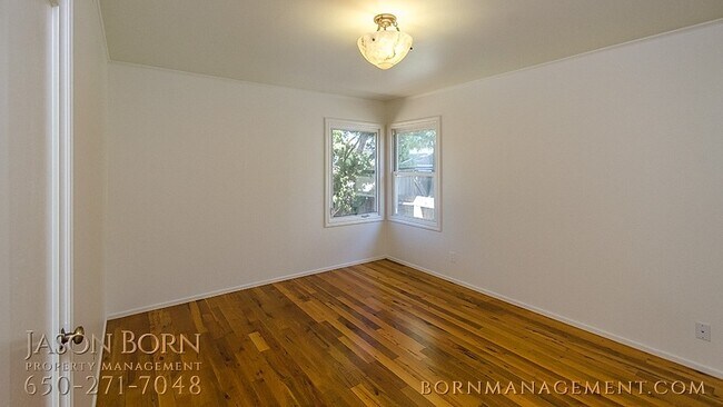 Building Photo - 1351 Chestnut St