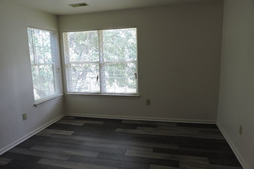 Master Bedroom - 8605 Beekman Pl