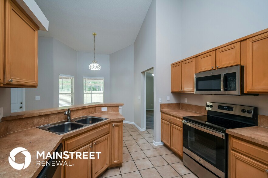 Building Photo - 579 Charles Pinckney St