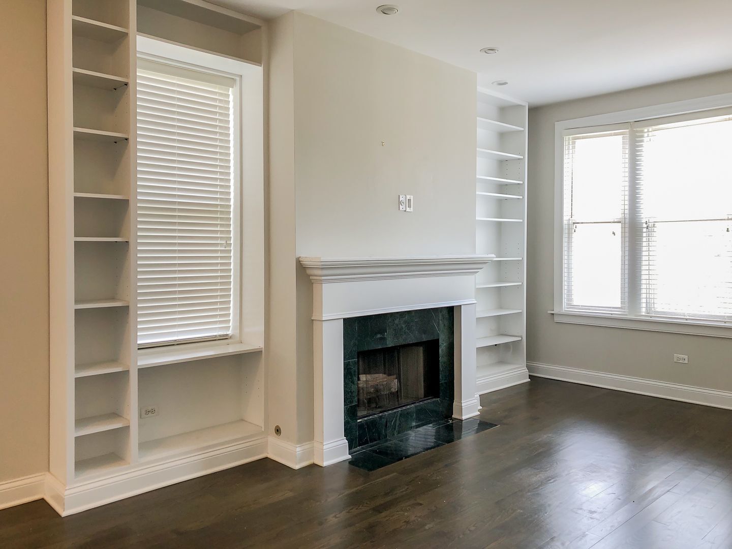 Building Photo - 3856 N Southport Ave