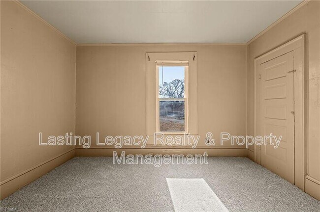 Building Photo - 212 N Laura Wall Blvd