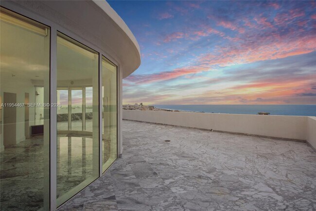 Building Photo - 1000 South Pointe Dr