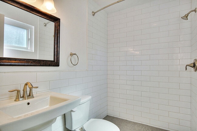 Building Photo - 6668 Del Playa Dr