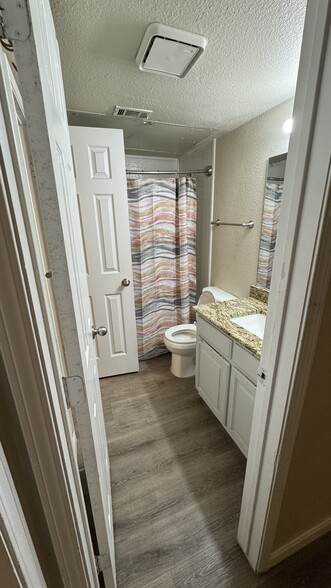 Guest Bathroom - 356 W Harwood Rd