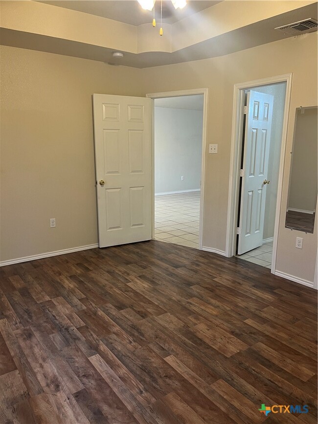 Building Photo - 1031 Helen Dr