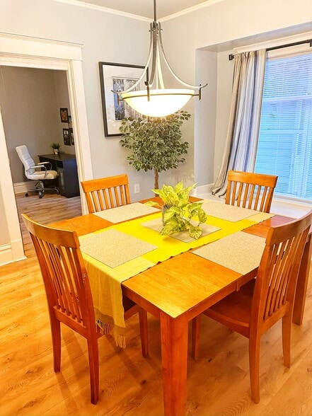 Building Photo - 807 W Vine St