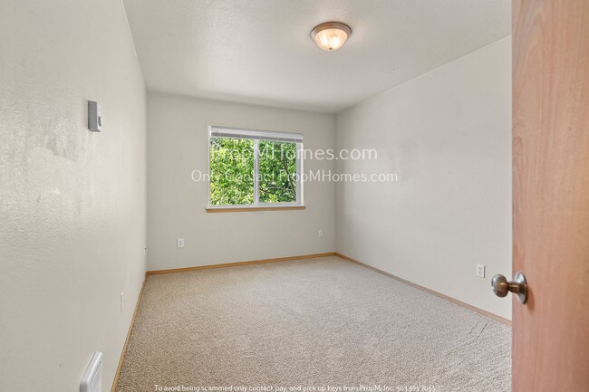 Building Photo - Four Bedroom Home in Powellhurst-Gilbert!
