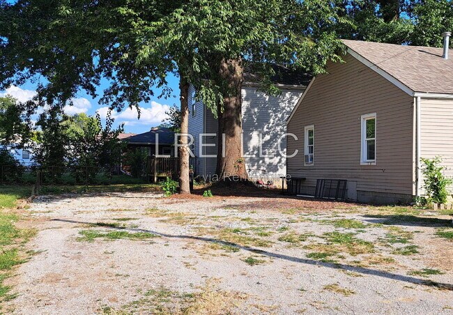 Building Photo - 3127 Southern Ave